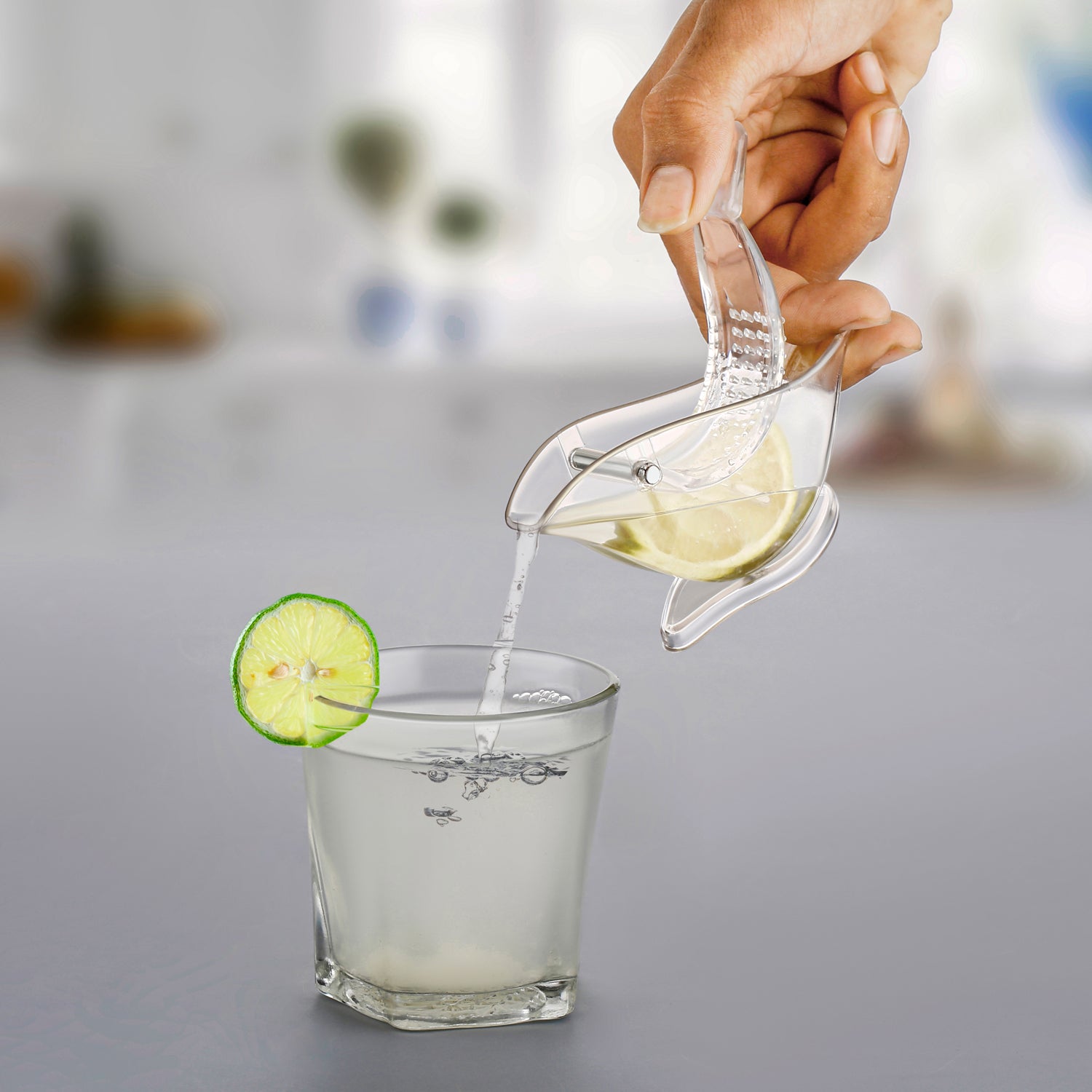 Manual citrus juicer with bird shape design Manual citrus juicer with bird shape design